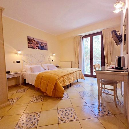 Hotel Cala Marina Castellammare del Golfo Eksteriør billede
