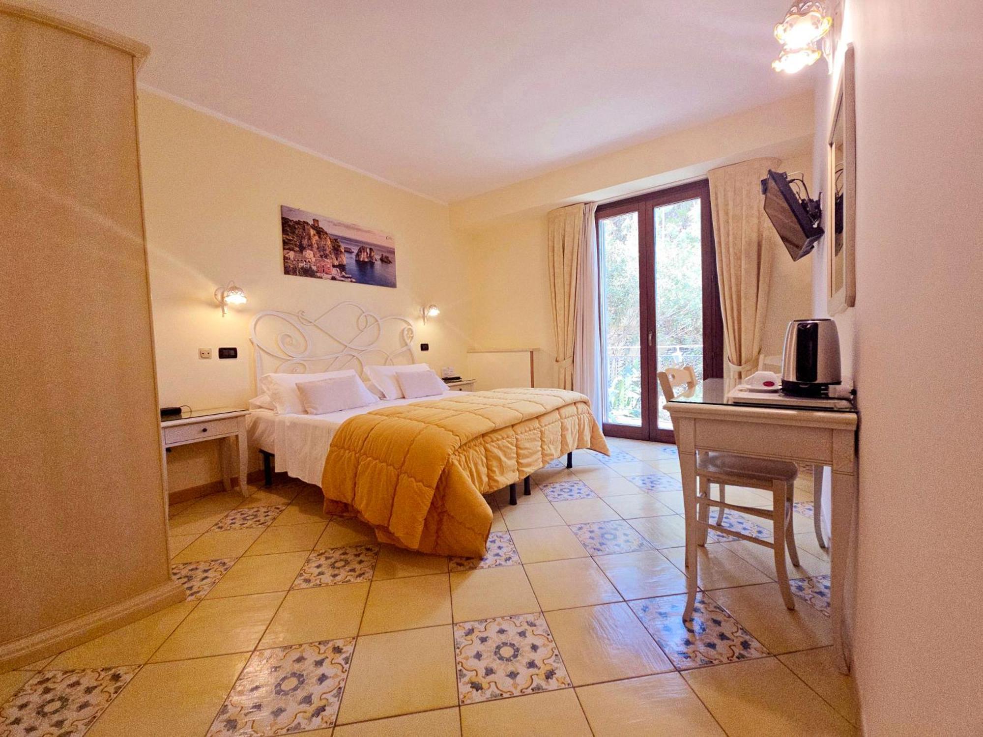 Hotel Cala Marina Castellammare del Golfo Eksteriør billede